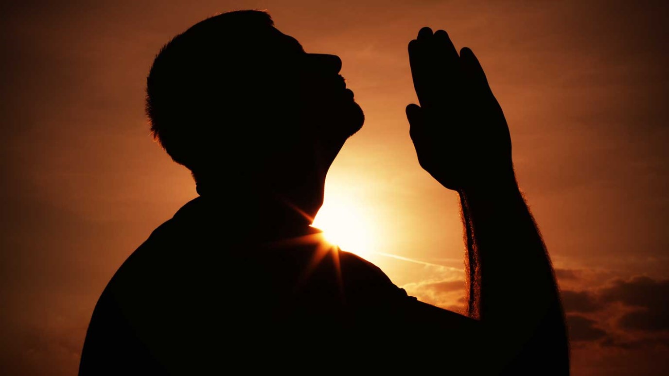 Молящийся человек картинки